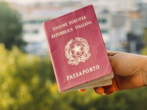 Come richiedere il rinnovo passaporto alle Poste